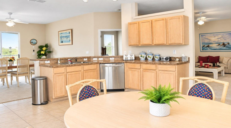 Davenport, Florida 33837, 4 Bedroom Bedrooms, ,3 Bathroombathrooms,Residential,For Sale,Wildflower,0,Mfrs5158588