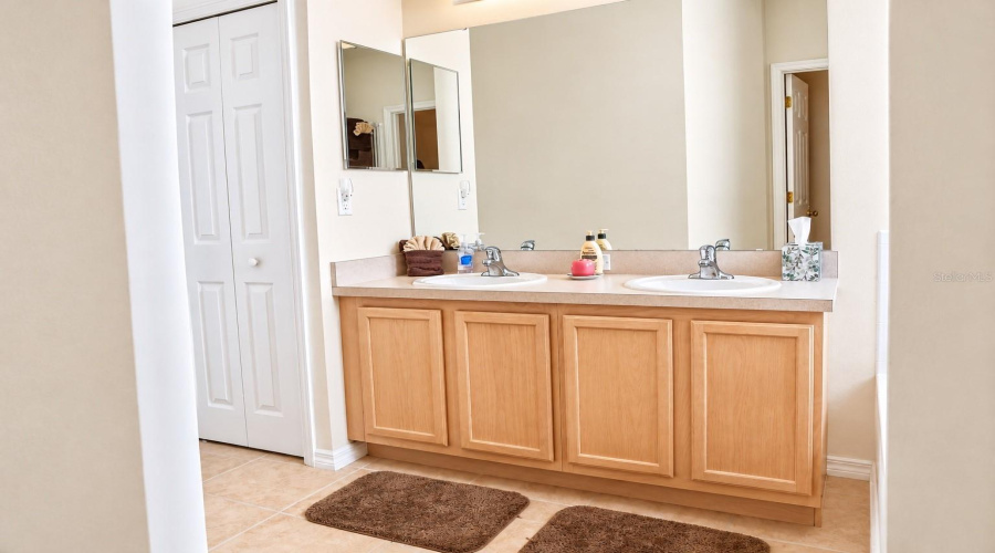 Davenport, Florida 33837, 4 Bedroom Bedrooms, ,3 Bathroombathrooms,Residential,For Sale,Wildflower,0,Mfrs5158588
