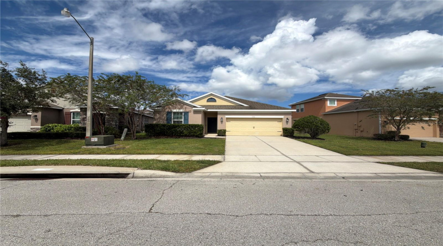 Kissimmee, Florida 34746, 3 Bedroom Bedrooms, ,2 Bathroombathrooms,Residential,For Sale,Commander,0,Mfro6448694