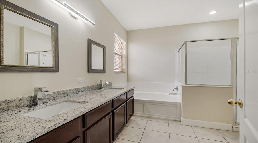 Kissimmee, Florida 34746, 3 Bedroom Bedrooms, ,2 Bathroombathrooms,Residential,For Sale,Palermo Rose,0,Mfrs5157719