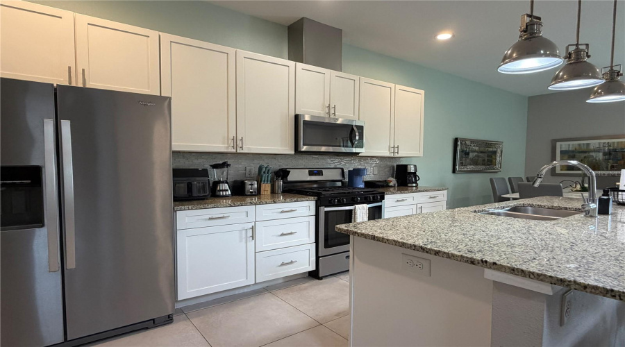 Kissimmee, Florida 34747, 5 Bedroom Bedrooms, ,6 Bathroombathrooms,Residential,For Sale,Sunville,0,Mfro6445443