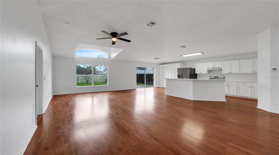 Davenport, Florida 33837, 3 Bedroom Bedrooms, ,2 Bathroombathrooms,Residential,For Sale,Verbena St,0,Mfrg5116707