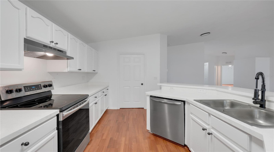 Davenport, Florida 33837, 3 Bedroom Bedrooms, ,2 Bathroombathrooms,Residential,For Sale,Verbena St,0,Mfrg5116707