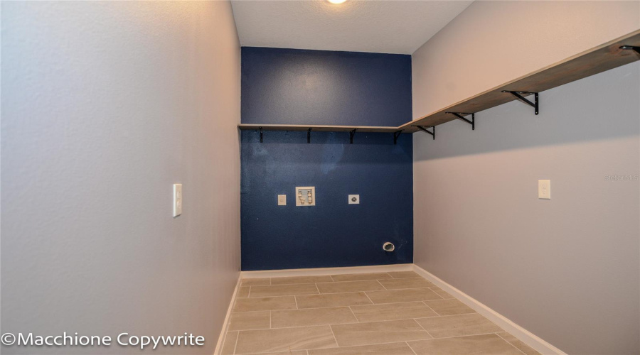 Davenport, Florida 33837, 3 Bedroom Bedrooms, ,2 Bathroombathrooms,Residential,For Sale,Fortuna,0,Mfrl4965645