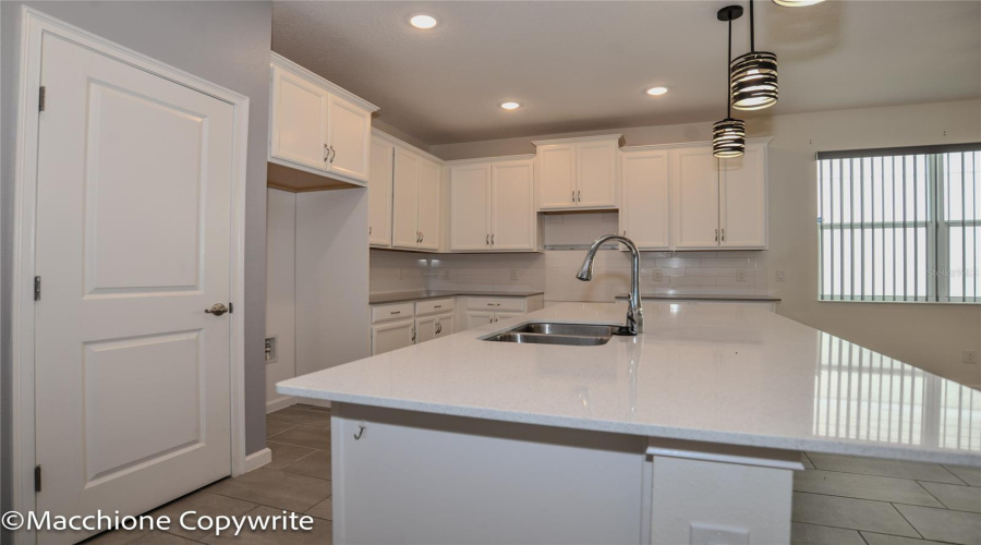 Davenport, Florida 33837, 3 Bedroom Bedrooms, ,2 Bathroombathrooms,Residential,For Sale,Fortuna,0,Mfrl4965645