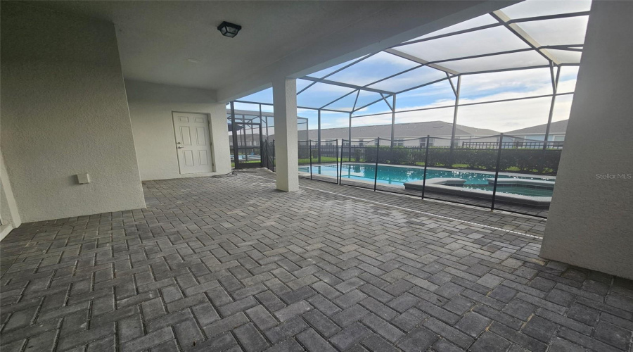 Davenport, Florida 33897, 6 Bedroom Bedrooms, ,4 Bathroombathrooms,Residential,For Sale,Lilac,0,Mfro6448589