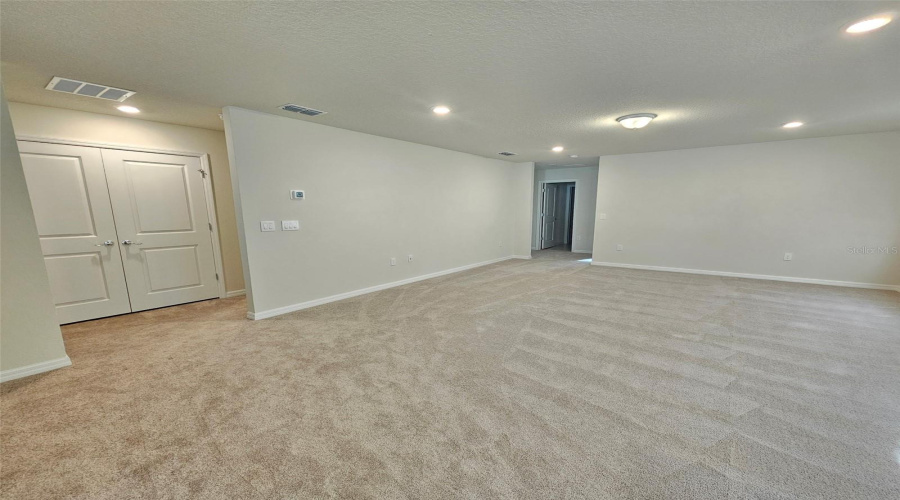 Davenport, Florida 33897, 6 Bedroom Bedrooms, ,4 Bathroombathrooms,Residential,For Sale,Lilac,0,Mfro6448589
