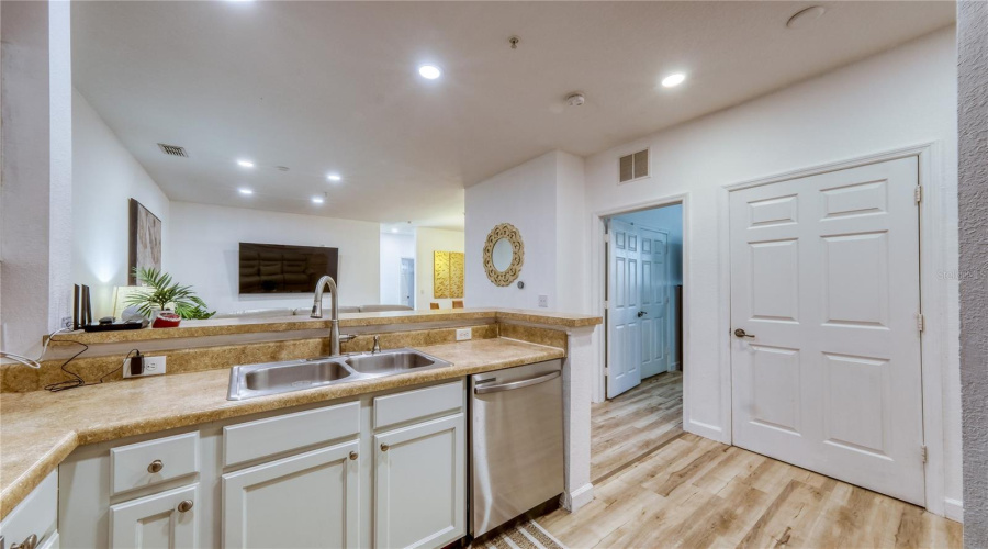 Kissimmee, Florida 34747, 3 Bedroom Bedrooms, ,2 Bathroombathrooms,Residential,For Sale,Feltrim Pl,0,Mfrs5159210