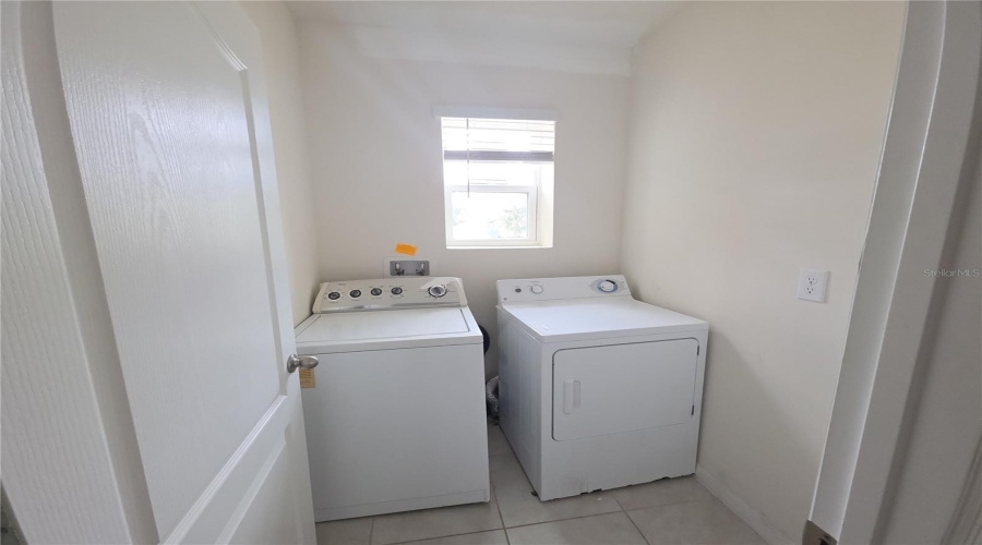 Davenport, Florida 33837, 3 Bedroom Bedrooms, ,2 Bathroombathrooms,Residential,For Sale,Chinoy,0,Mfrs5159287