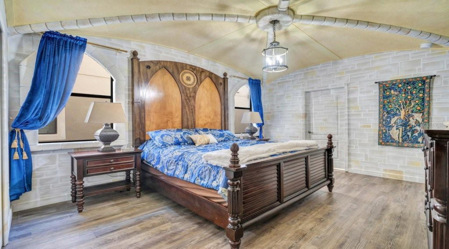 Davenport, Florida 33896, 8 Bedroom Bedrooms, ,5 Bathroombathrooms,Residential,For Sale,Thunderbird,0,Mfro6448695