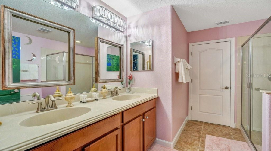 Davenport, Florida 33896, 8 Bedroom Bedrooms, ,5 Bathroombathrooms,Residential,For Sale,Thunderbird,0,Mfro6448695