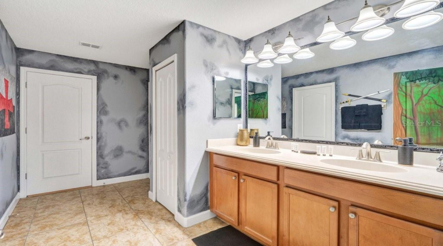 Davenport, Florida 33896, 8 Bedroom Bedrooms, ,5 Bathroombathrooms,Residential,For Sale,Thunderbird,0,Mfro6448695