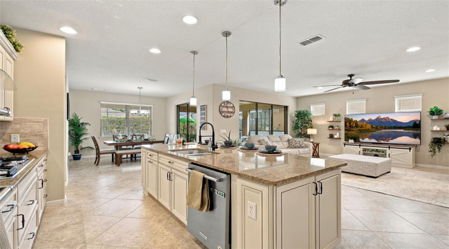 Davenport, Florida 33896, 3 Bedroom Bedrooms, ,3 Bathroombathrooms,Residential,For Sale,Pontevedra Rd,0,Mfrs5159300