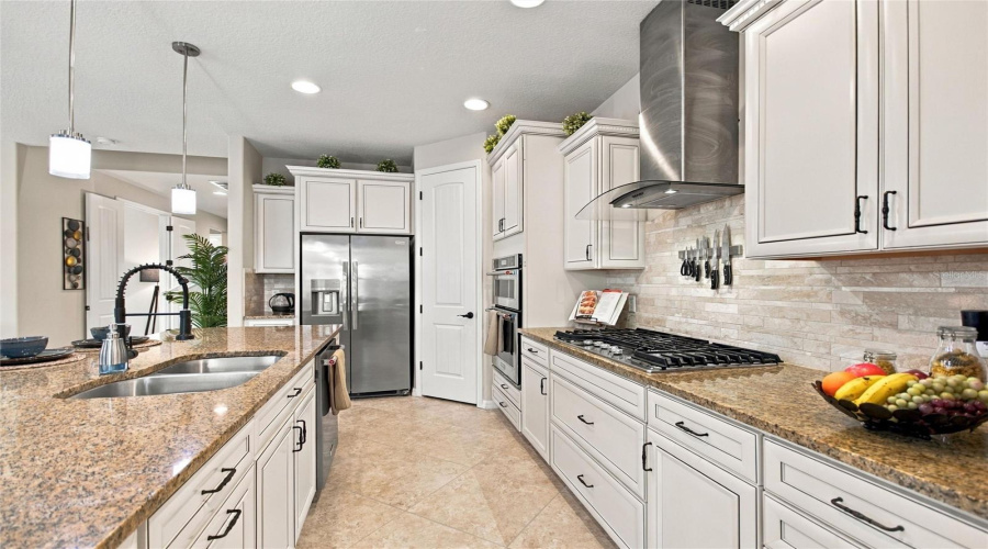 Davenport, Florida 33896, 3 Bedroom Bedrooms, ,3 Bathroombathrooms,Residential,For Sale,Pontevedra Rd,0,Mfrs5159300