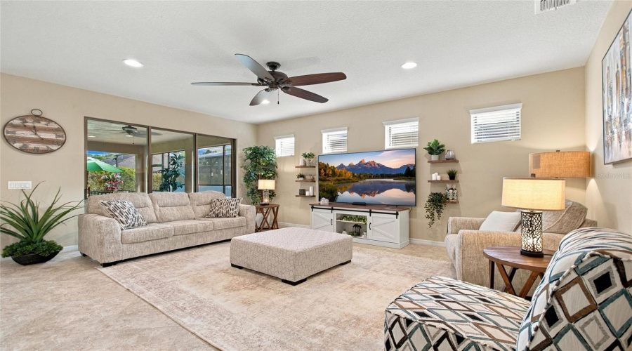 Davenport, Florida 33896, 3 Bedroom Bedrooms, ,3 Bathroombathrooms,Residential,For Sale,Pontevedra Rd,0,Mfrs5159300