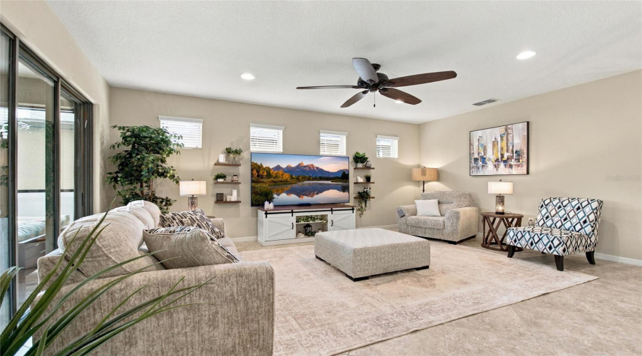 Davenport, Florida 33896, 3 Bedroom Bedrooms, ,3 Bathroombathrooms,Residential,For Sale,Pontevedra Rd,0,Mfrs5159300