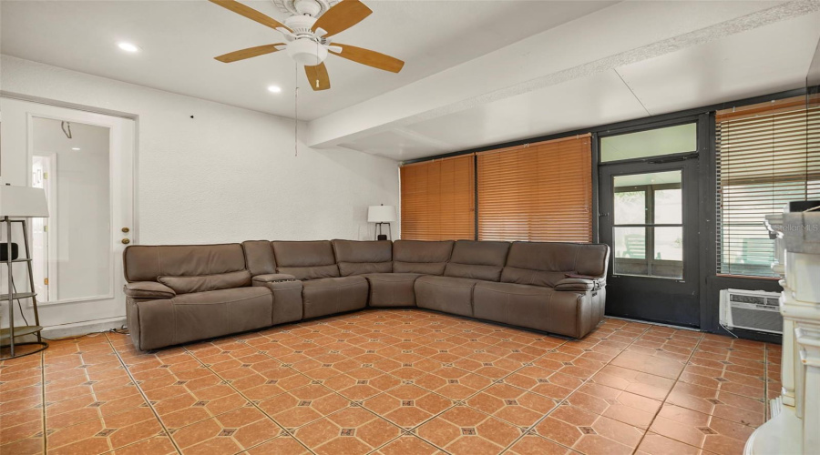 Kissimmee, Florida 34746, 4 Bedroom Bedrooms, ,3 Bathroombathrooms,Residential,For Sale,Golden Knot,0,Mfrs5154671