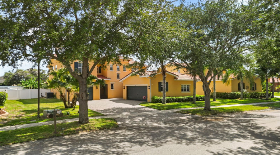 Kissimmee, Florida 34746, 4 Bedroom Bedrooms, ,3 Bathroombathrooms,Residential,For Sale,Golden Knot,0,Mfrs5154671