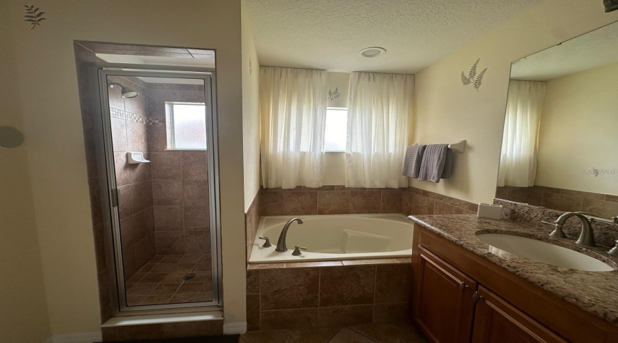 Kissimmee, Florida 34746, 6 Bedroom Bedrooms, ,5 Bathroombathrooms,Residential,For Sale,Stella,0,Mfrs5158647