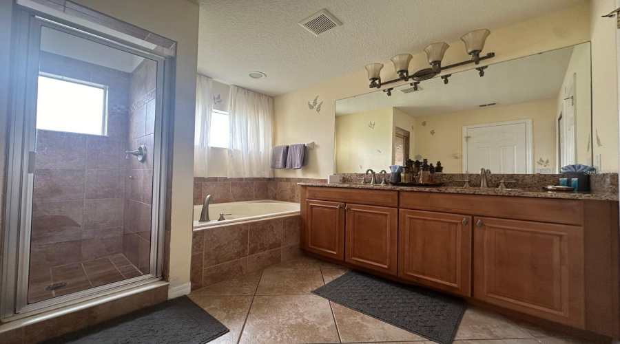 Kissimmee, Florida 34746, 6 Bedroom Bedrooms, ,5 Bathroombathrooms,Residential,For Sale,Stella,0,Mfrs5158647