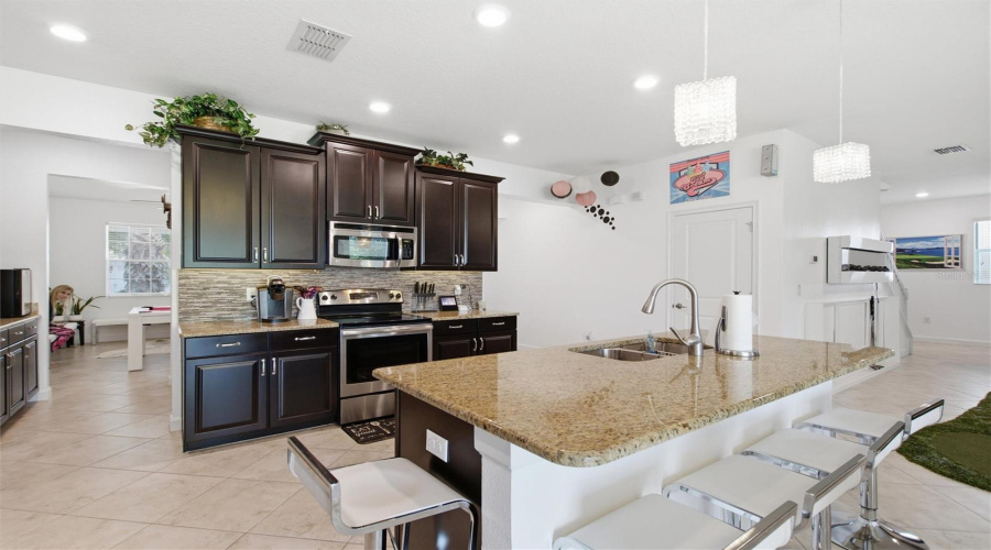 Davenport, Florida 33896, 4 Bedroom Bedrooms, ,2 Bathroombathrooms,Residential,For Sale,Pro Shop Ct,0,Mfrs5159164