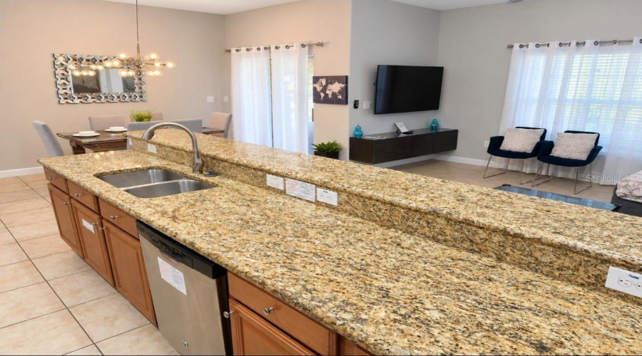Kissimmee, Florida 34747, 4 Bedroom Bedrooms, ,3 Bathroombathrooms,Residential,For Sale,Bismarck Palm Rd,0,Mfro6449007