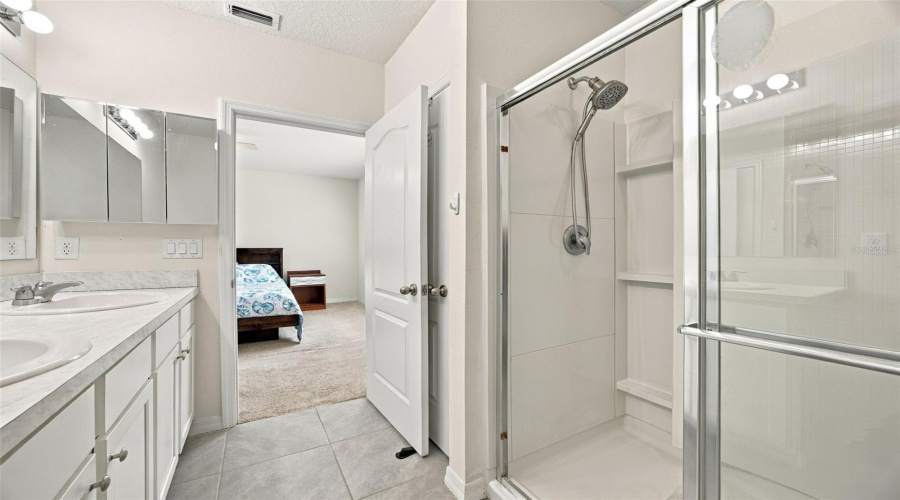 Kissimmee, Florida 34747, 3 Bedroom Bedrooms, ,2 Bathroombathrooms,Residential,For Sale,Carlotta,0,Mfrtb8556964