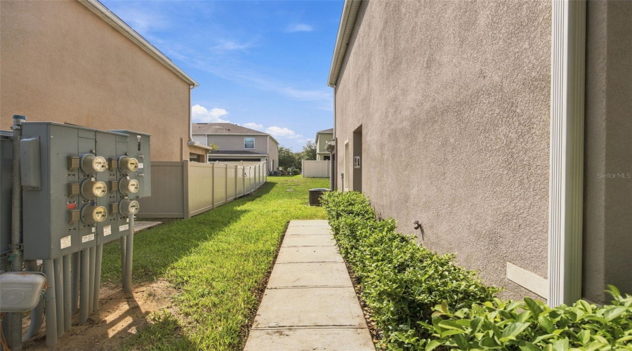 Kissimmee, Florida 34747, 3 Bedroom Bedrooms, ,2 Bathroombathrooms,Residential,For Sale,Carlotta,0,Mfrtb8556964