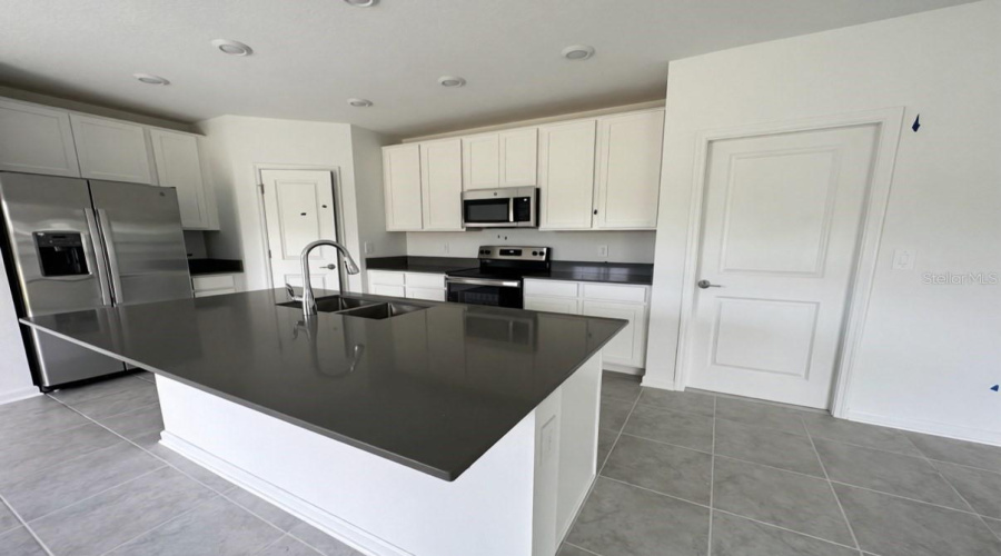 Davenport, Florida 33837, 4 Bedroom Bedrooms, ,2 Bathroombathrooms,Residential,For Sale,Daring,0,Mfrs5159311