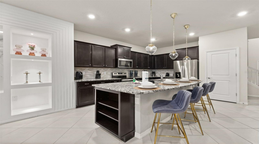 Davenport, Florida 33897, 8 Bedroom Bedrooms, ,5 Bathroombathrooms,Residential,For Sale,Kaipo,0,Mfrs5158564