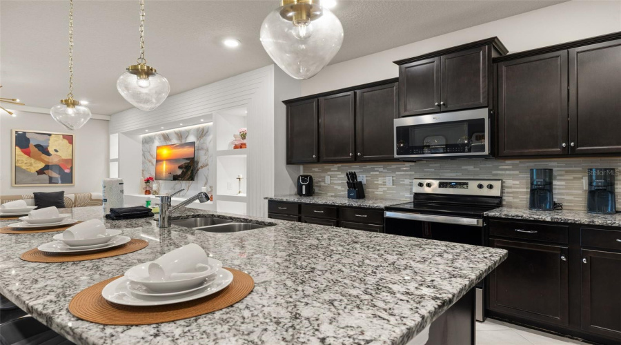 Davenport, Florida 33897, 8 Bedroom Bedrooms, ,5 Bathroombathrooms,Residential,For Sale,Kaipo,0,Mfrs5158564