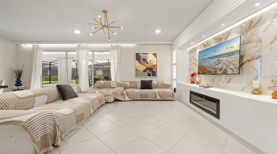 Davenport, Florida 33897, 8 Bedroom Bedrooms, ,5 Bathroombathrooms,Residential,For Sale,Kaipo,0,Mfrs5158564