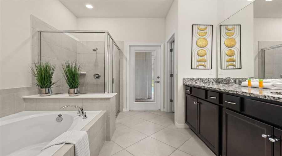 Davenport, Florida 33897, 8 Bedroom Bedrooms, ,5 Bathroombathrooms,Residential,For Sale,Kaipo,0,Mfrs5158564