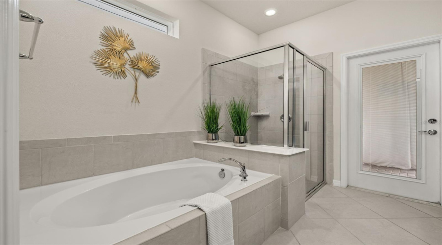 Davenport, Florida 33897, 8 Bedroom Bedrooms, ,5 Bathroombathrooms,Residential,For Sale,Kaipo,0,Mfrs5158564