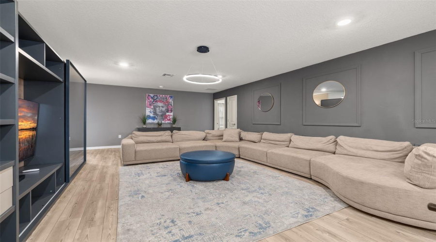 Davenport, Florida 33897, 8 Bedroom Bedrooms, ,5 Bathroombathrooms,Residential,For Sale,Kaipo,0,Mfrs5158564