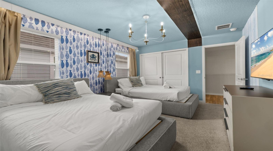 Davenport, Florida 33897, 8 Bedroom Bedrooms, ,5 Bathroombathrooms,Residential,For Sale,Kaipo,0,Mfrs5158564