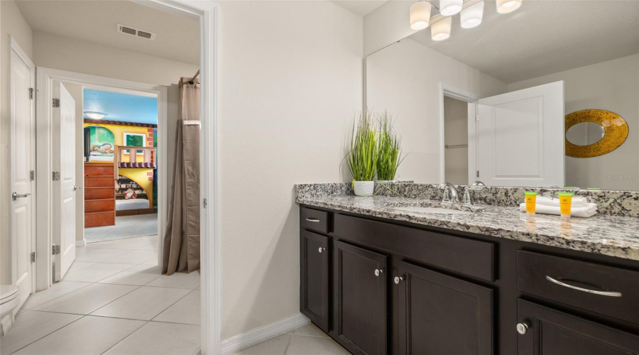 Davenport, Florida 33897, 8 Bedroom Bedrooms, ,5 Bathroombathrooms,Residential,For Sale,Kaipo,0,Mfrs5158564