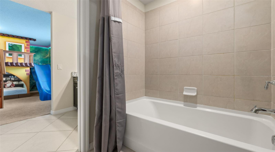 Davenport, Florida 33897, 8 Bedroom Bedrooms, ,5 Bathroombathrooms,Residential,For Sale,Kaipo,0,Mfrs5158564