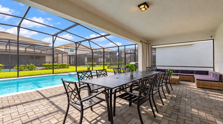 Davenport, Florida 33897, 8 Bedroom Bedrooms, ,5 Bathroombathrooms,Residential,For Sale,Kaipo,0,Mfrs5158564