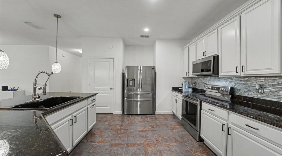 Kissimmee, Florida 34746, 4 Bedroom Bedrooms, ,2 Bathroombathrooms,Residential,For Sale,Boating,0,Mfrtb8540714