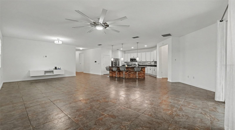 Kissimmee, Florida 34746, 4 Bedroom Bedrooms, ,2 Bathroombathrooms,Residential,For Sale,Boating,0,Mfrtb8540714