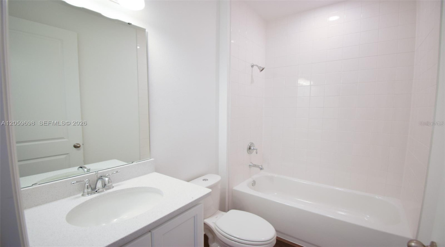 Full Bathroom With Tub/Shower