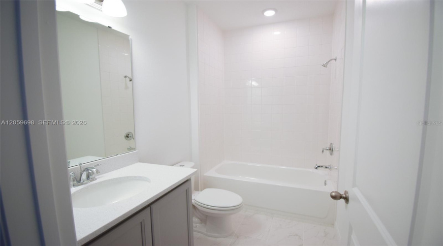 Full Bathroom With Tub/Shower