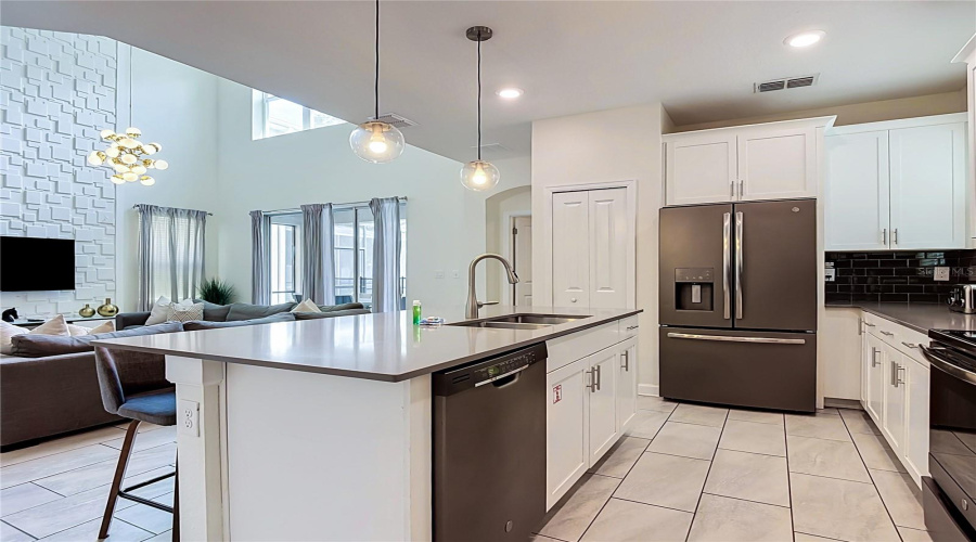 Kissimmee, Florida 34746, 5 Bedroom Bedrooms, ,5 Bathroombathrooms,Residential,For Sale,Bookmark,0,Mfro6436701