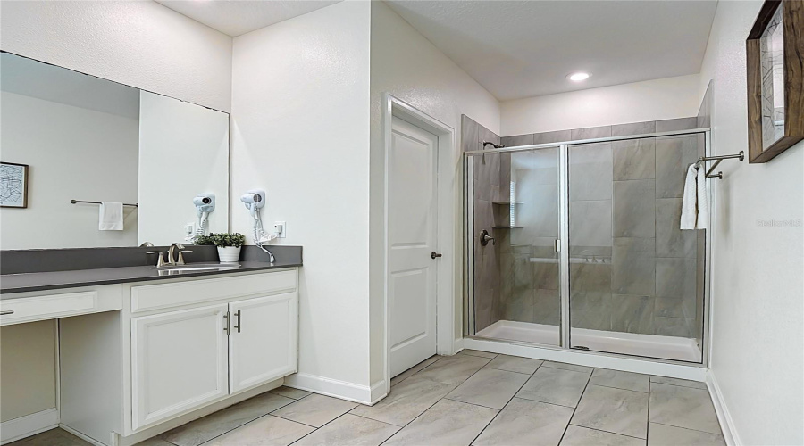 Kissimmee, Florida 34746, 5 Bedroom Bedrooms, ,5 Bathroombathrooms,Residential,For Sale,Bookmark,0,Mfro6436701