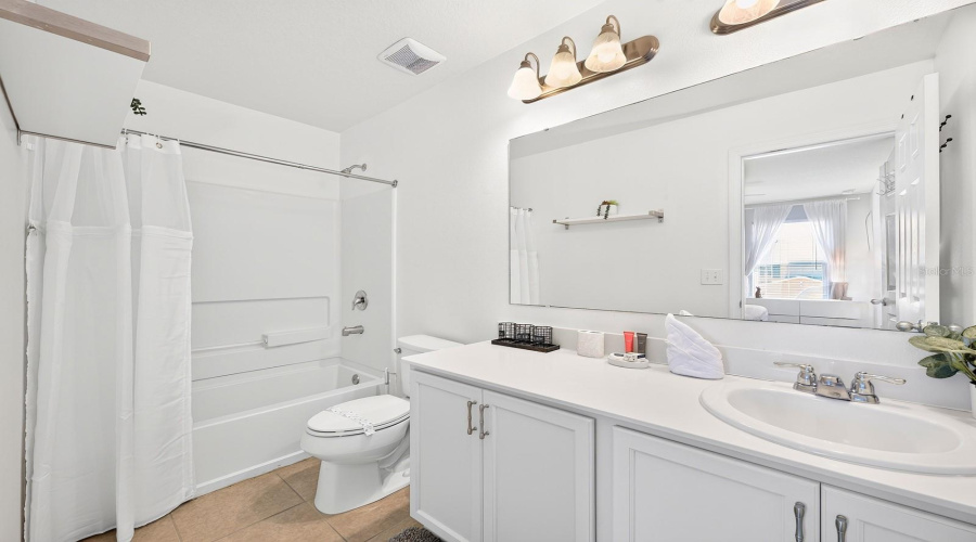 Second Full/En-Suite Bath.
