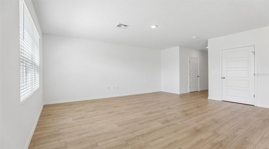 Davenport, Florida 33837, 4 Bedroom Bedrooms, ,2 Bathroombathrooms,Residential,For Sale,Rolling Lake,0,Mfro6449289