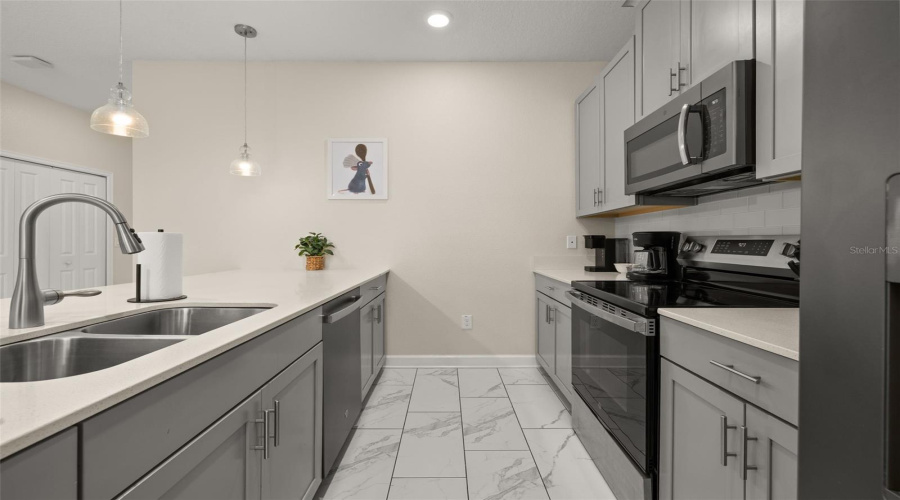 Kissimmee, Florida 34746, 5 Bedroom Bedrooms, ,4 Bathroombathrooms,Residential,For Sale,Lullaby,0,Mfrs5157505
