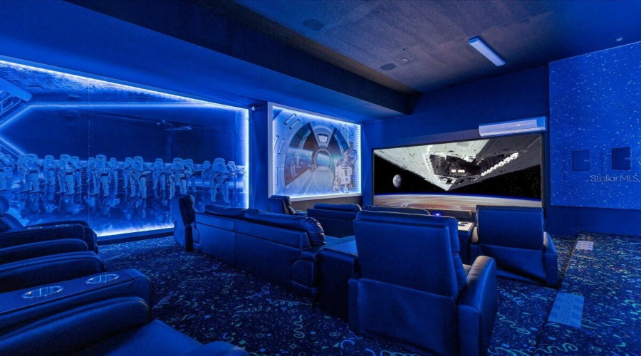 Garage - Xl Movie Theater