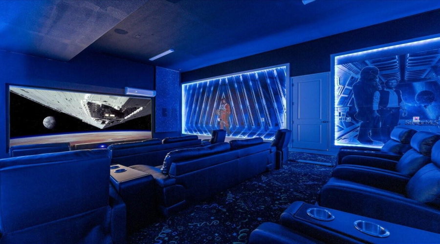 Garage - Xl Movie Theater